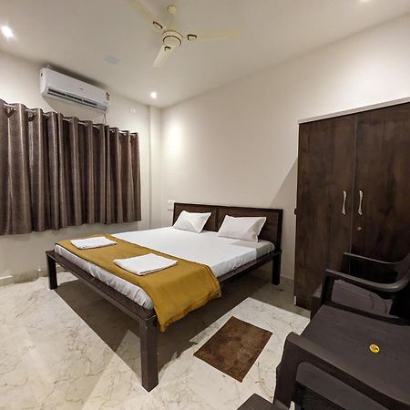 Hotel Madhusudan Executive 戈尔哈布尔 外观 照片