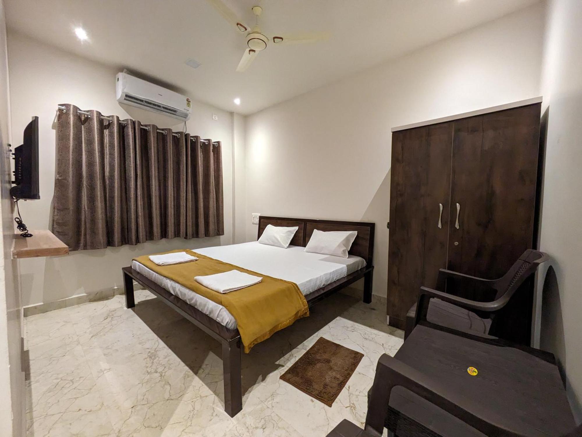 Hotel Madhusudan Executive 戈尔哈布尔 外观 照片
